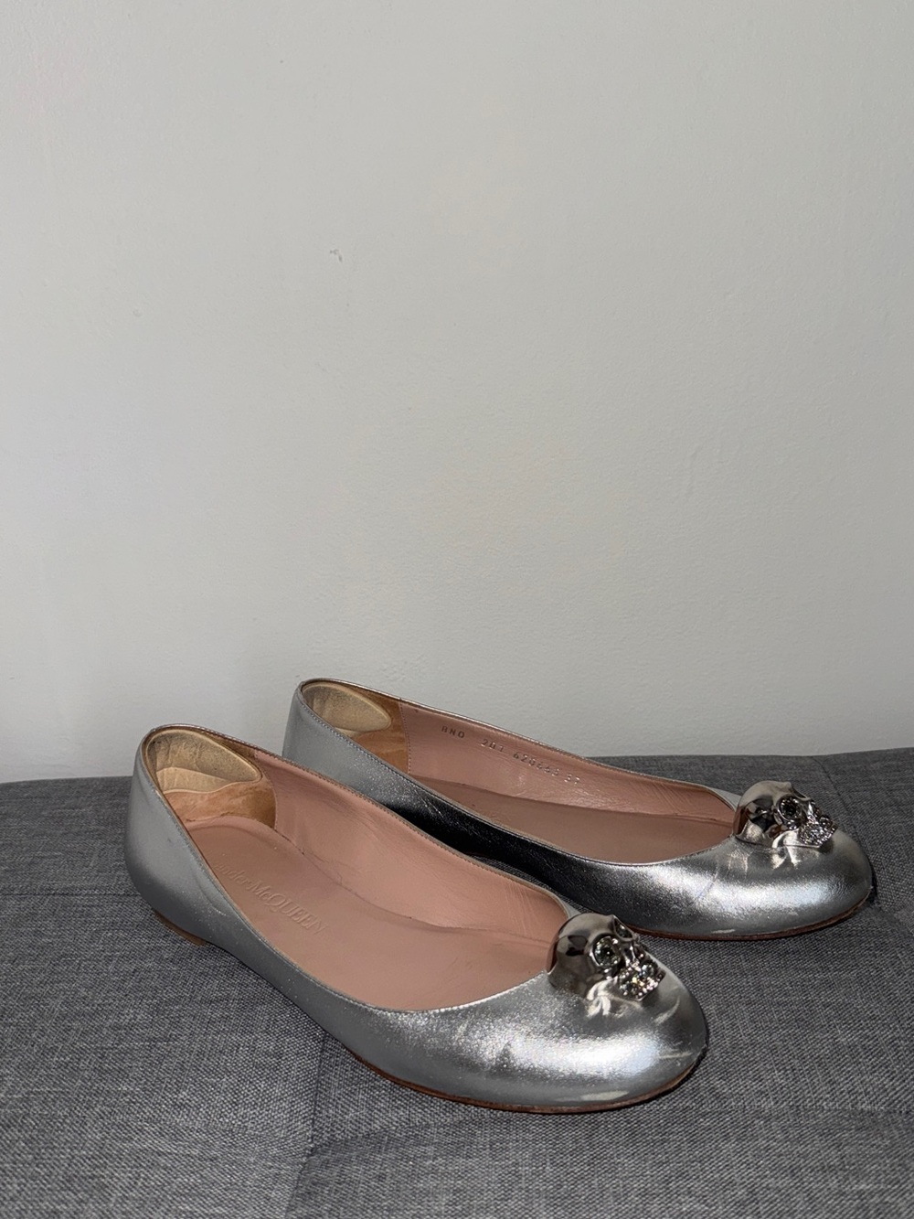 Alexander McQueen Silver Skull-Embellished Ballet Flats